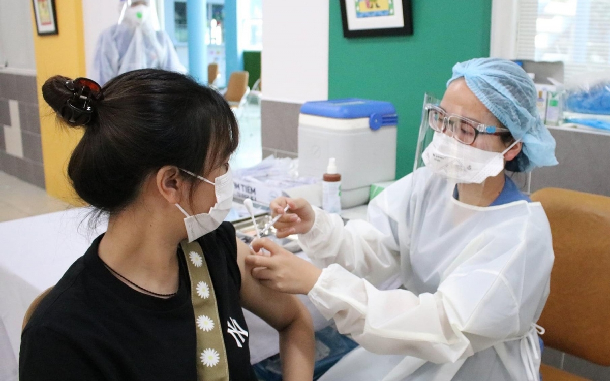 Hanoi devises plans for mass vaccination scheme